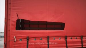 Doi cetățeni străini care au încercat să intre ilegal în spațiul Schengen, depistați de către polițiștii de frontieră din Dolj