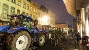 Mii de fermieri europeni vor să protesteze la Bruxelles