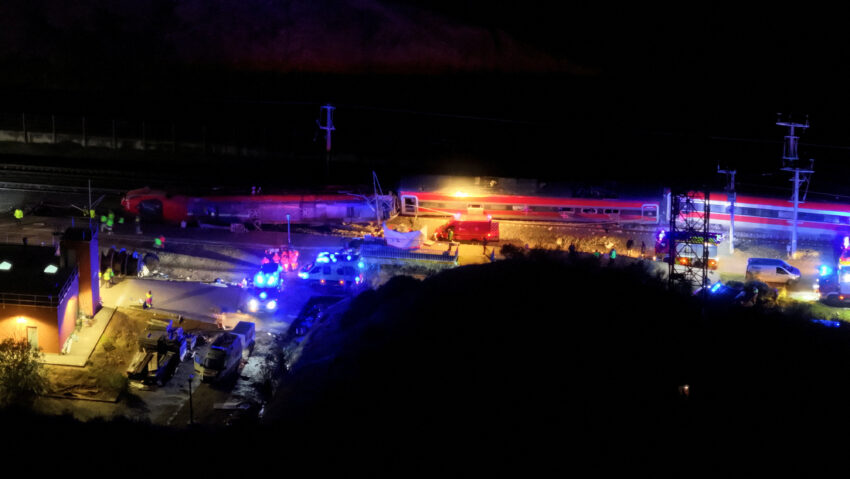 Tragedie feroviară în Spania: ciocnire devastatoare între două trenuri de mare viteză