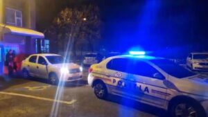 Tânăr reținut de polițiștii craioveni pentru furt din autoturism