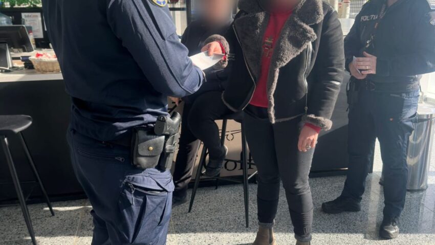 Acțiune preventivă antidrog desfășurată de polițiști la Aeroportul Internațional Craiova