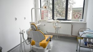 Drobeta-Turnu Severin: a demarat procsul de modernizare a cabinetelor stomatologice din școlile și liceele municipiului