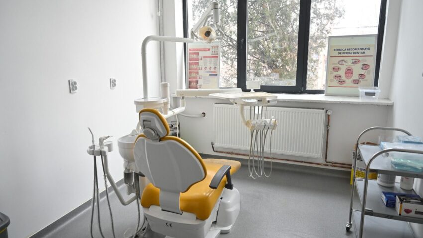 Drobeta-Turnu Severin: a demarat procsul de modernizare a cabinetelor stomatologice din școlile și liceele municipiului