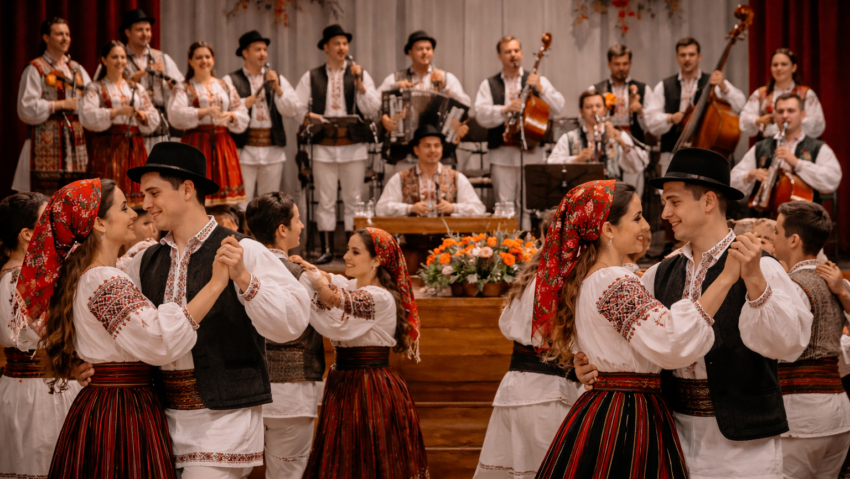 „Dragobetele sărută fetele”, spectacol de tradiție și iubire la Slatina