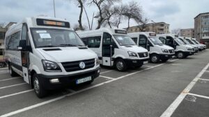 Ultimele microbuze școlare electrice au fost predate în județul Dolj