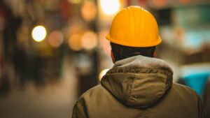 141 de locuri de muncă în Vâlcea și 228 în Spațiul Economic European