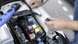 Aproape 40% dintre mașinile verificate de RAR în 2025 aveau deficiențe tehnice majore