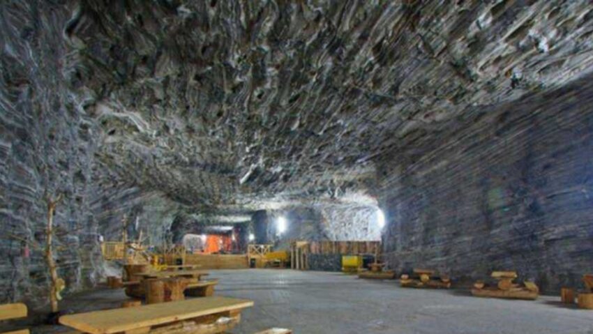 Vâlcea: expoziții în Salina Ocnele Mari