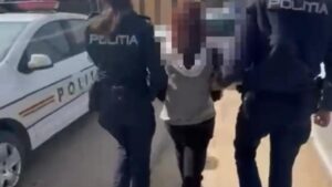 Tânără de 18 ani, reținută în Dolj după ce a fost prinsă la volan fără permis