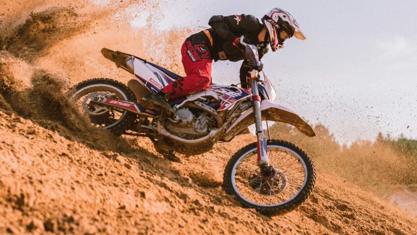 Voineasa devine capitala motocrossului la final de martie