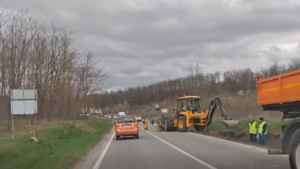 Se lucrează din nou pe sectorul cuprins între Bârsești și Baia de Aramă