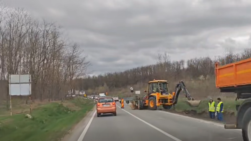 Se lucrează din nou pe sectorul cuprins între Bârsești și Baia de Aramă.