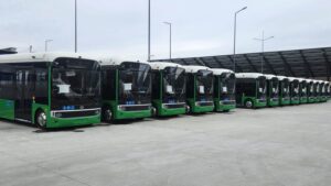 15 microbuze electrice și stații de încărcare recepționate de Primăria Râmnicu Vâlcea