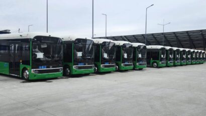 15 microbuze electrice și stații de încărcare recepționate de Primăria Râmnicu Vâlcea