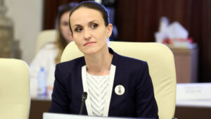 PSD solicită audierea în Parlament a ministrului de Externe, Oana Ţoiu