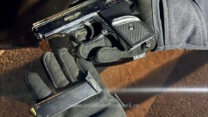 Pistol cu gaz descoperit asupra unui bulgar, de polițiștii de frontieră de la Calafat