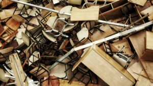 Scapi gratis de electrocasnice și mobilă veche la Râmnicu Vâlcea