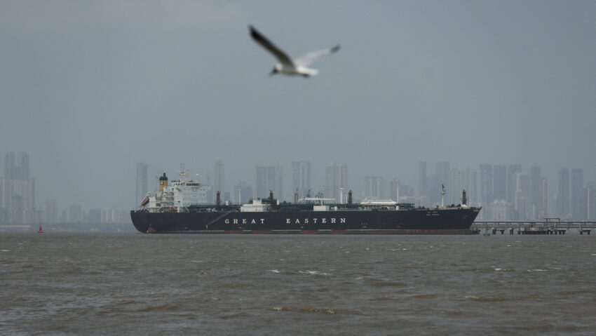 Trump amenință Iranul cu lovituri asupra infrastructurii critice înainte de expirarea ultimatumului privind Strâmtoarea Hormuz