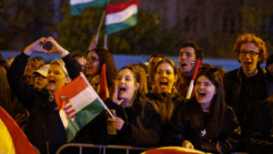 Viktor Orbán pierde puterea în Ungaria după ani de dominație. Opoziția condusă de Péter Magyar obține majoritatea