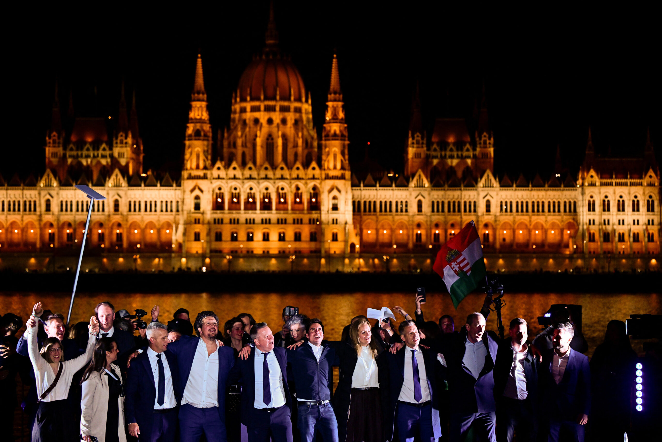 Schimbare majoră în Ungaria: victoria lui Peter Magyar zguduie scena politică dominată de Viktor Orbán