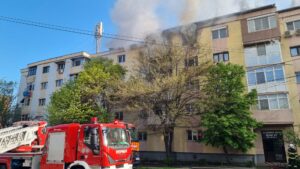 Craiova: Incendiu la un apartament de pe Bulevardul Dacia