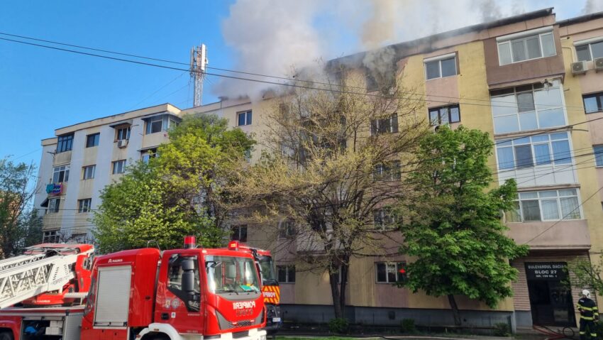 Craiova: Incendiu la un apartament de pe Bulevardul Dacia