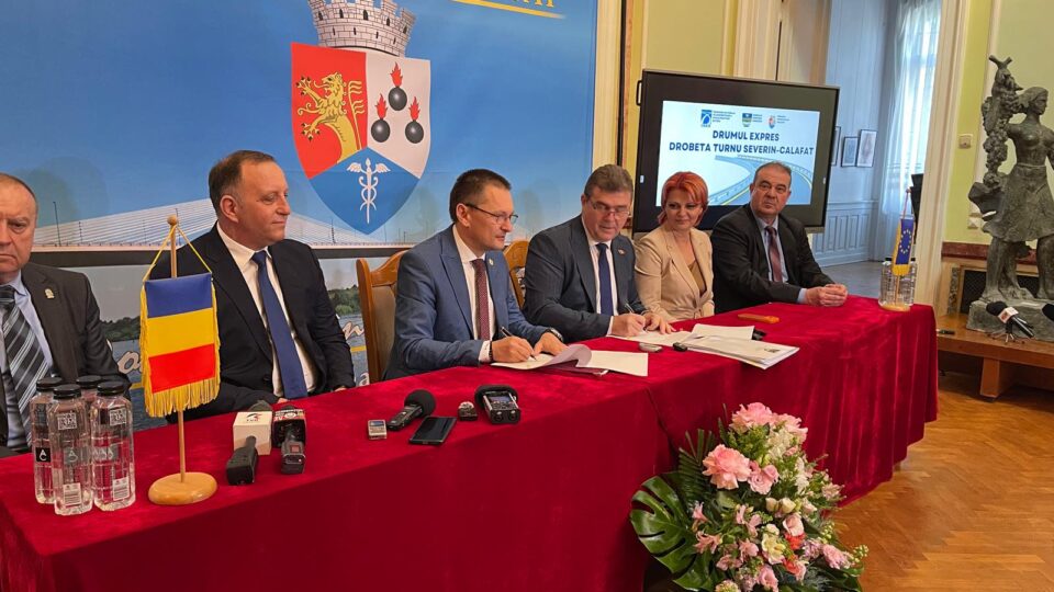 Pas important pentru sudul Olteniei: acord semnat pentru două drumuri expres