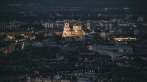 Românii care fug din țară de Paște: de ce Bulgaria a devenit alegerea preferată