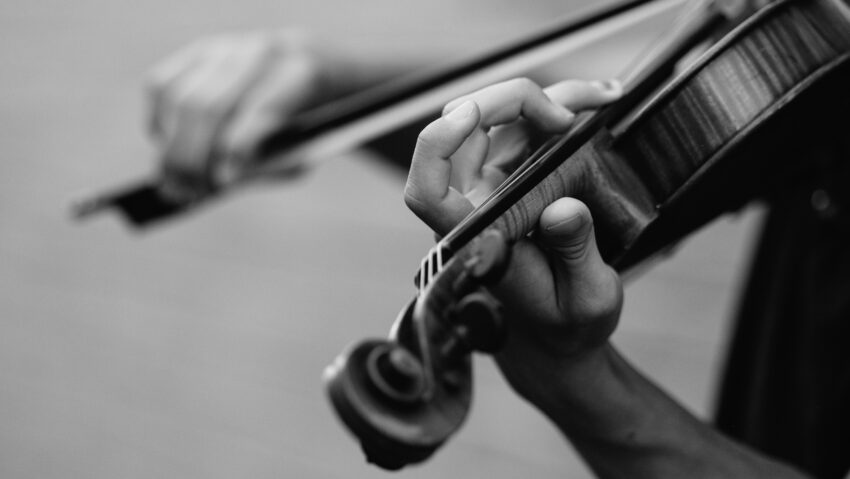 Turneul Stradivarius revine la Hobița într-o ediție dedicată lui Constantin Brâncuși