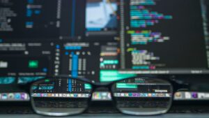 Parlamentul pregătește protecție legală pentru hackerii etici