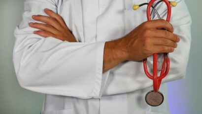 Caravana „Aducem medicul la ușa ta” va oferi consultații și analize gratuite pentru doljeni