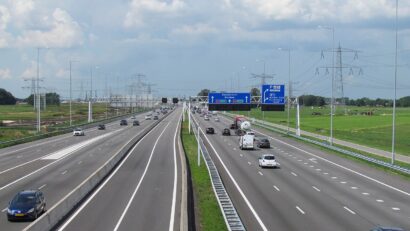 Regatul Țărilor de Jos introduce taxa de utilizare a infrastructurii de transport pentru camioane