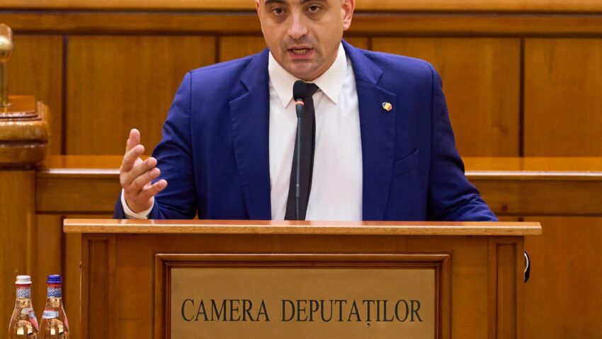 Parlament/George Simion: ”Nu voi obliga niciun coleg să voteze într-un fel sau altul”. AUR iese din sală