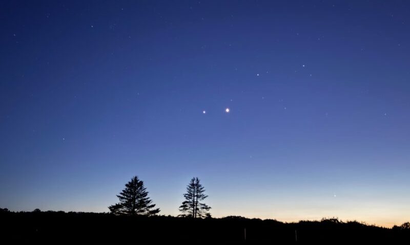 Fenomen astronomic deosebit, astă-seară, imediat după apusul soarelui