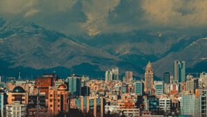 Iranul ar putea atrage 300 de miliarde de dolari prin acordul cu SUA