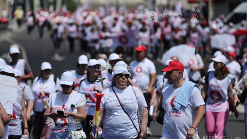 Protest masiv Sanitas în București, față de noua lege a salarizării