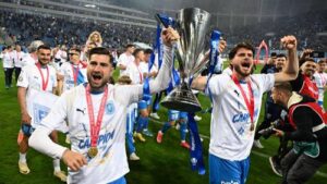 Universitatea Craiova premiază elevii de 10 ai Olteniei