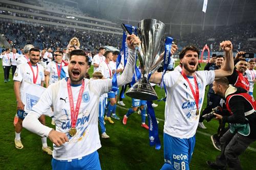 Universitatea Craiova premiază elevii de 10 ai Olteniei