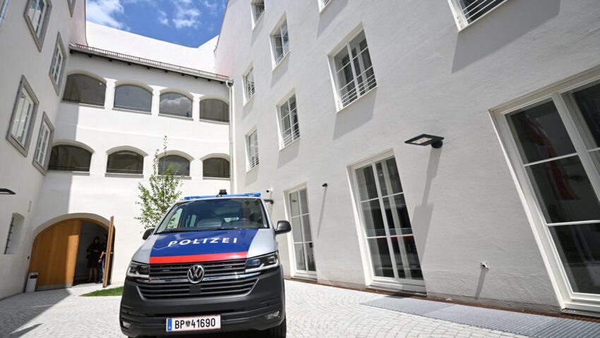 Austria: Casa în care s-a născut Adolf Hitler a fost tranformată într-o secţie de poliţie