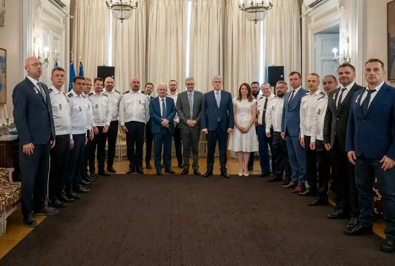 Polițiști români recompensați de statul francez