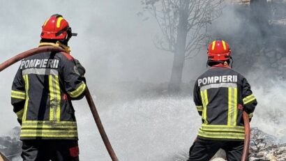România prelungește cu încă două săptămâni misiunea contingentului de pompieri din Franța