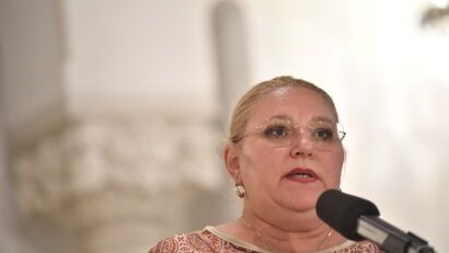 Eurodeputata Diana Șoșoacă, trimisă în judecată de echipa Rai Uno, pentru lipsire de libertate