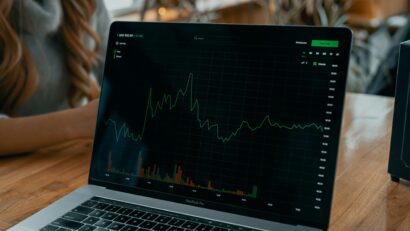 România înregistrează cea mai mare scădere a economisirii din UE