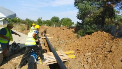 Primii 500 de metri din conducta de alimentare cu apă a Spitalului Regional de Urgență Craiova au fost montați