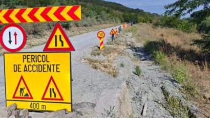 Dolj: Încep lucrările de reparare a drumului 606A afectat de o alunecare de teren
