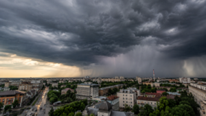 Prognoza meteo – 25/26 august/ Prognoză meteo pentru 25–26 august în Oltenia. Caniculă în Craiova, urmată de furtuni în cursul nopții