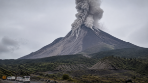 Vulcanul Fuego se intensifică. Guatemala evacuează preventiv două comunități