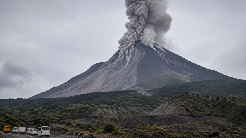 Vulcanul Fuego se intensifică. Guatemala evacuează preventiv două comunități