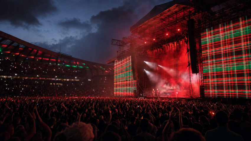 Serge Pizzorno s-a alăturat lui Calvin Harris pe scena din Glasgow