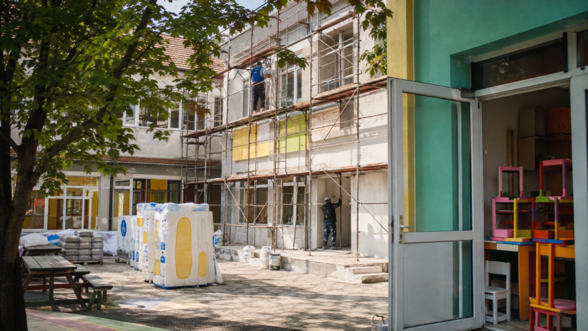 Școli și grădinițe din Craiova rămân în șantier